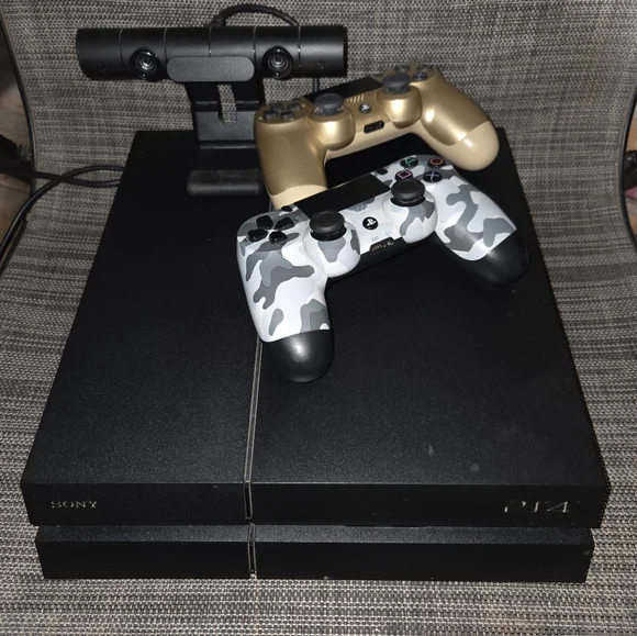 Sony PlayStation 4 Matte 500GB HDD Console, Camera, Controllers, Games Bundle. - Picture 5 of 12